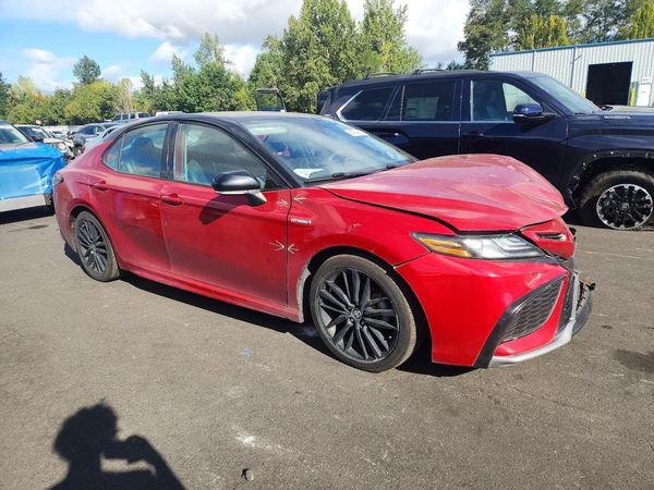2021 TOYOTA CAMRY XSE