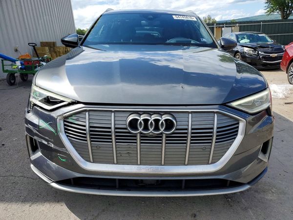 2019 AUDI E-TRON e-tron quattro Prestige