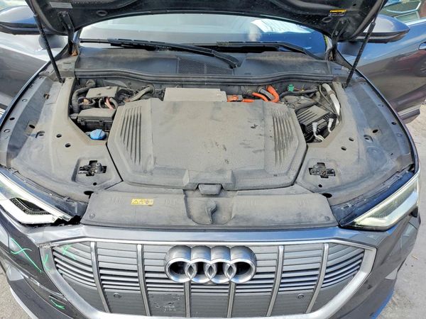 2019 AUDI E-TRON e-tron quattro Prestige