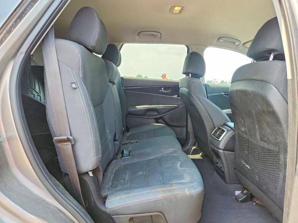2017 KIA SORENTO L, LX