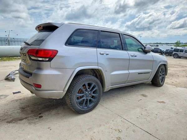 2017 JEEP GRAND CHEROKEE LAREDO 4X4