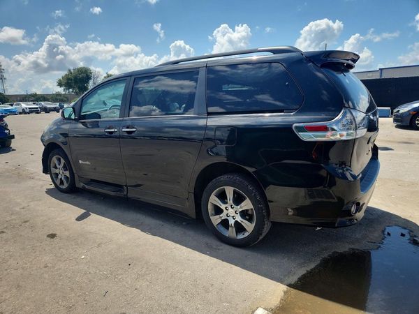 2015 TOYOTA SIENNA