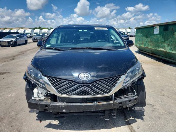 2015 TOYOTA SIENNA