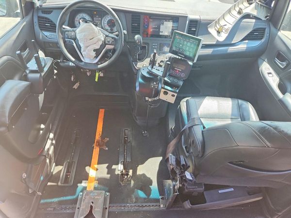 2015 TOYOTA SIENNA