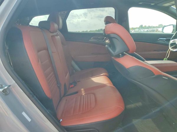 2023 KIA SPORTAGE SX-PRESTIGE or SX-P