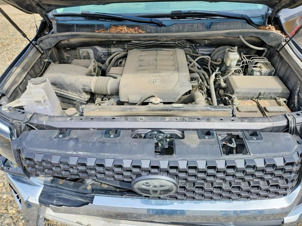 2019 TOYOTA TUNDRA SR5 Grade — Engine bay