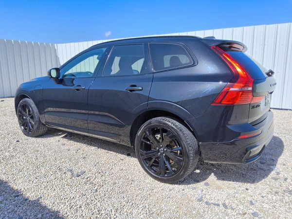 2024 VOLVO XC60 Ultimate Black Edition