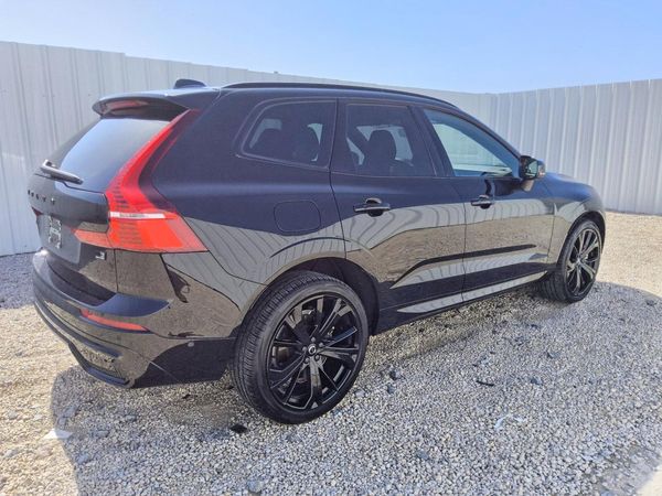 2024 VOLVO XC60 Ultimate Black Edition