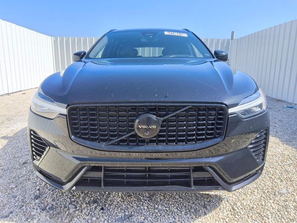 2024 VOLVO XC60 Ultimate Black Edition