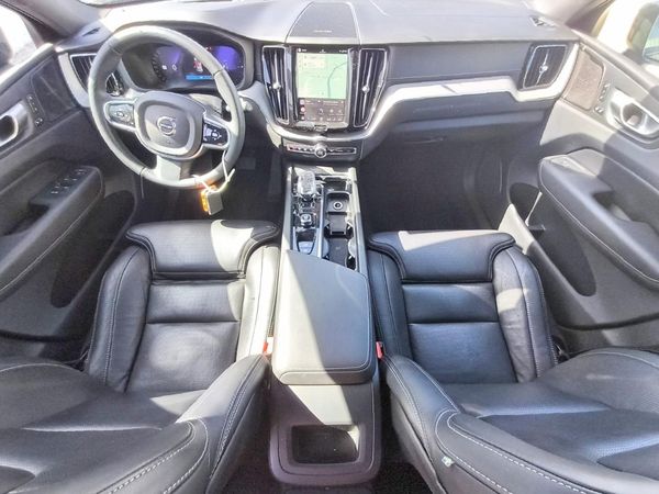 2024 VOLVO XC60 Ultimate Black Edition