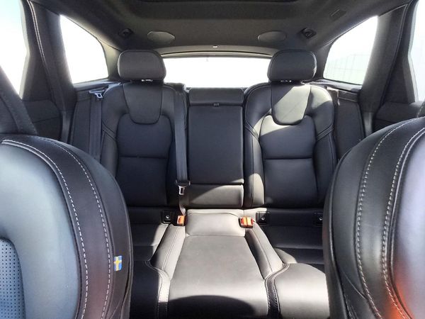 2024 VOLVO XC60 Ultimate Black Edition