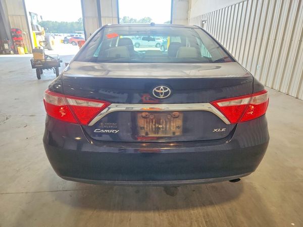 2015 TOYOTA CAMRY