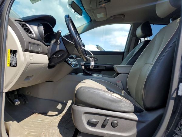 2017 KIA SEDONA LX