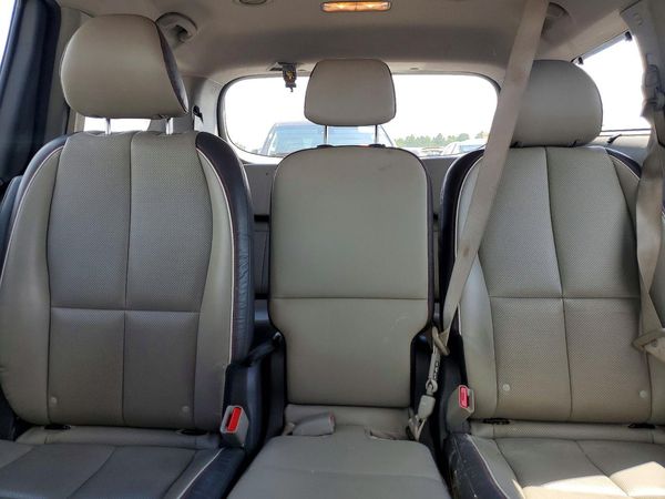 2017 KIA SEDONA LX