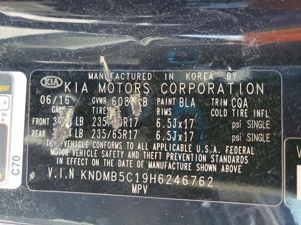 2017 KIA SEDONA LX