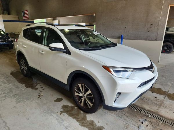 2018 TOYOTA RAV4 Adventure/XLE