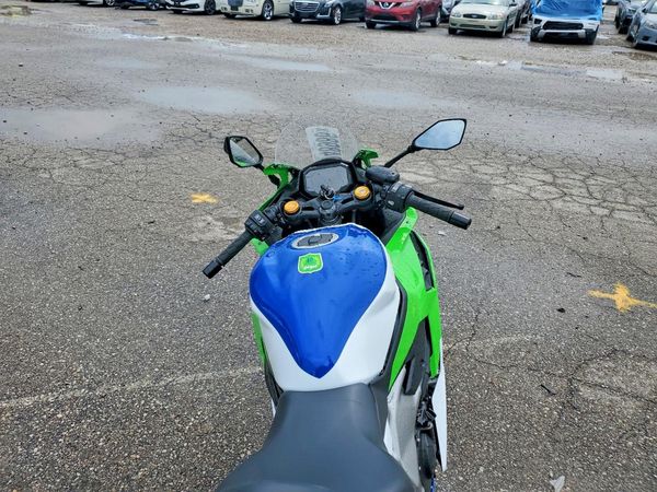 2024 KAWASAKI ZX400