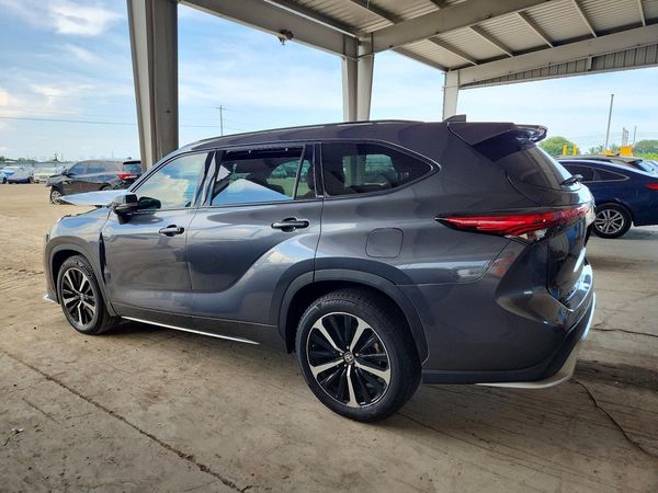 2021 TOYOTA HIGHLANDER XSE Nav & JBL