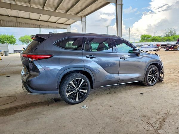 2021 TOYOTA HIGHLANDER XSE Nav & JBL