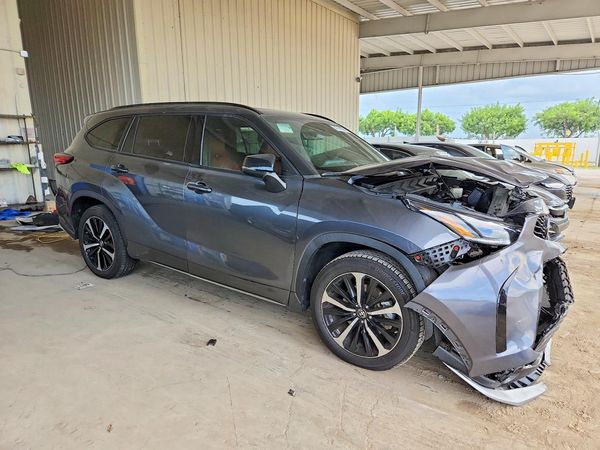 2021 TOYOTA HIGHLANDER XSE Nav & JBL