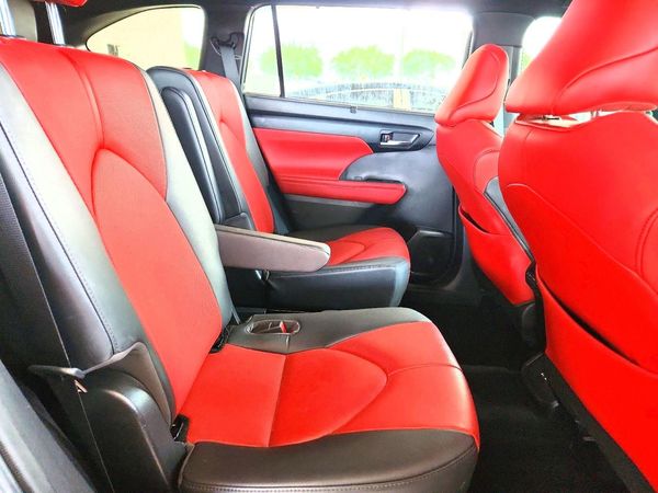 2021 TOYOTA HIGHLANDER XSE Nav & JBL