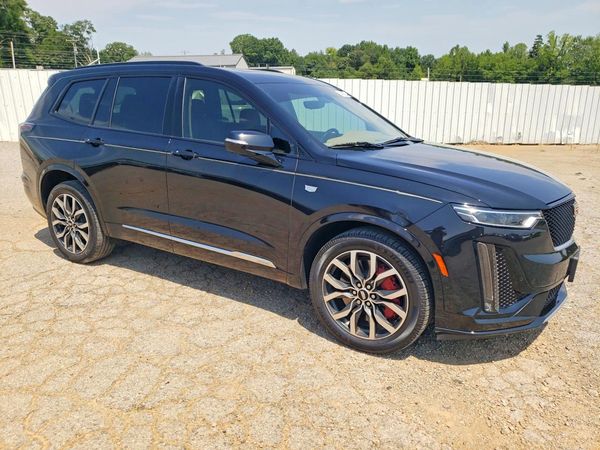 2022 CADILLAC XT6