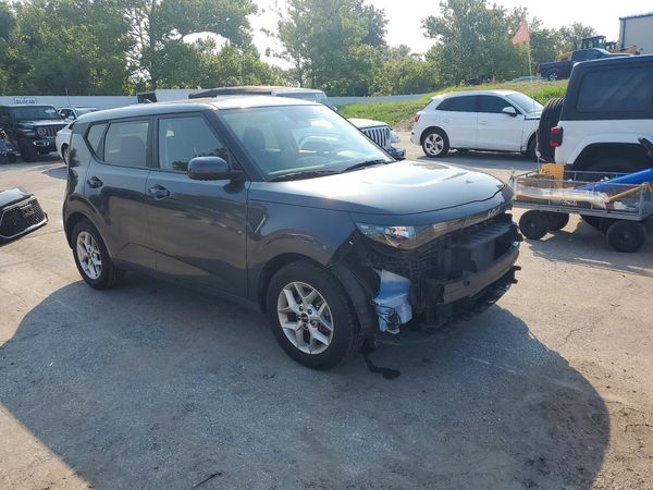 2024 KIA SOUL LX, S