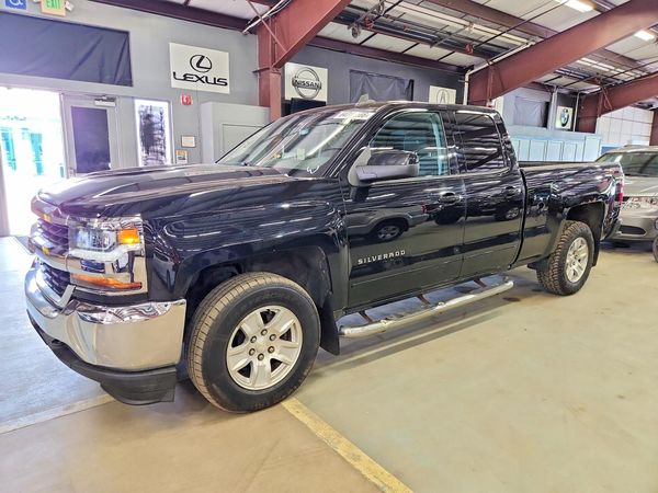 2017 CHEVROLET SILVERADO LT