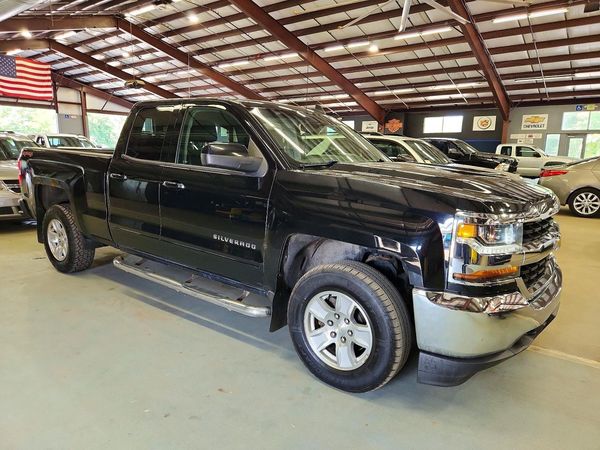 2017 CHEVROLET SILVERADO LT