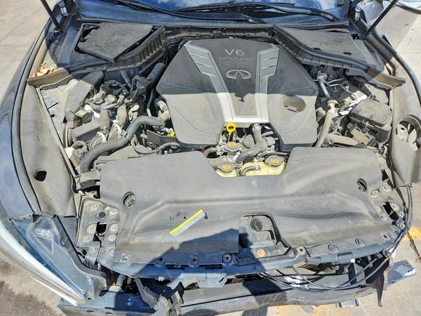 2018 INFINITI Q50 — Engine bay