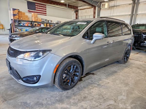 2020 CHRYSLER PACIFICA Touring L