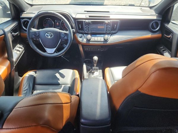 2017 TOYOTA RAV4 SE