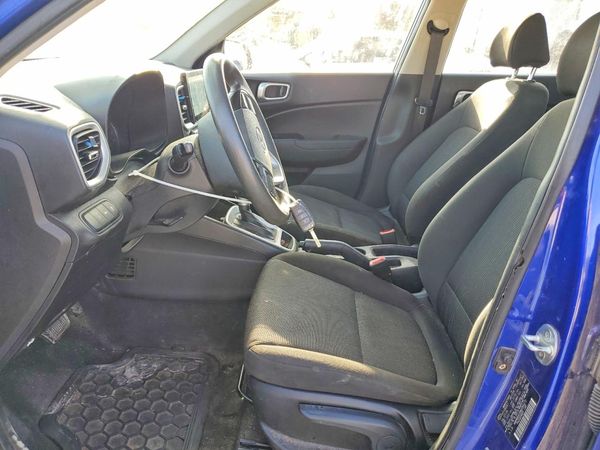 2021 HYUNDAI VENUE SE — DENT