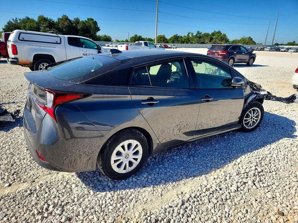 2022 TOYOTA PRIUS