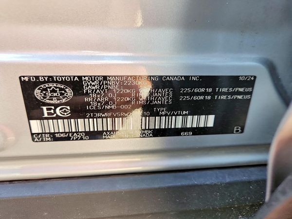 2024 TOYOTA RAV4 XLE