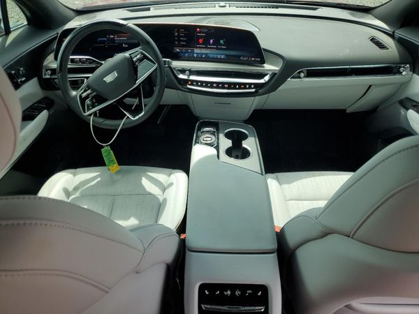2025 CADILLAC LYRIQ Sport 3