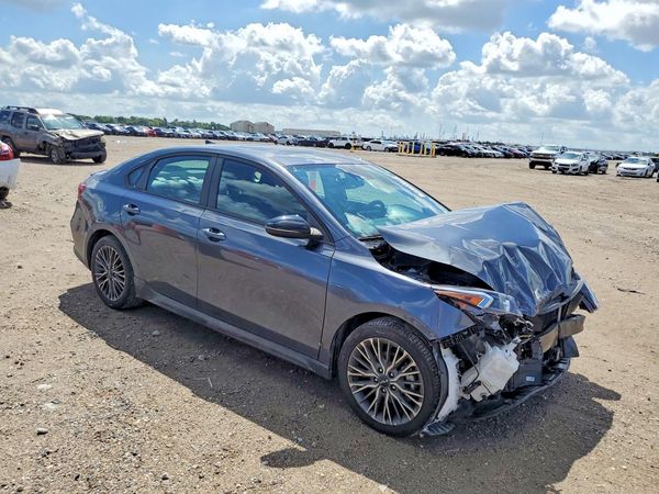 2024 KIA FORTE