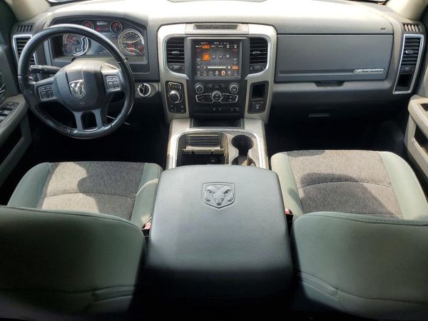 2017 RAM 1500 SLT