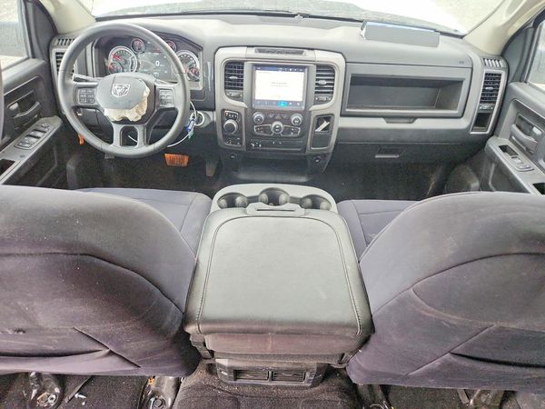 2024 RAM 1500 CLASSIC