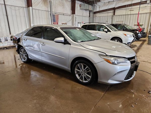 2016 TOYOTA CAMRY