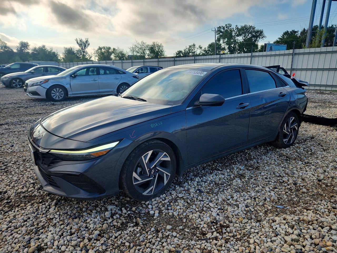 2024 HYUNDAI ELANTRA