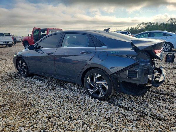 2024 HYUNDAI ELANTRA