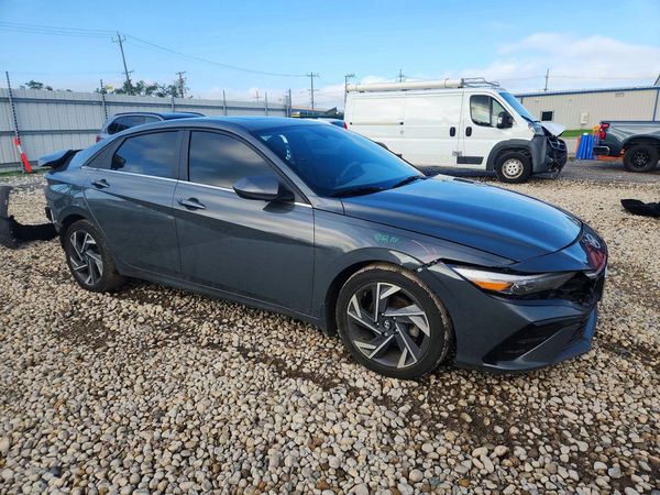 2024 HYUNDAI ELANTRA