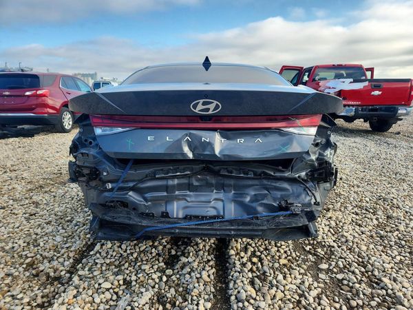 2024 HYUNDAI ELANTRA