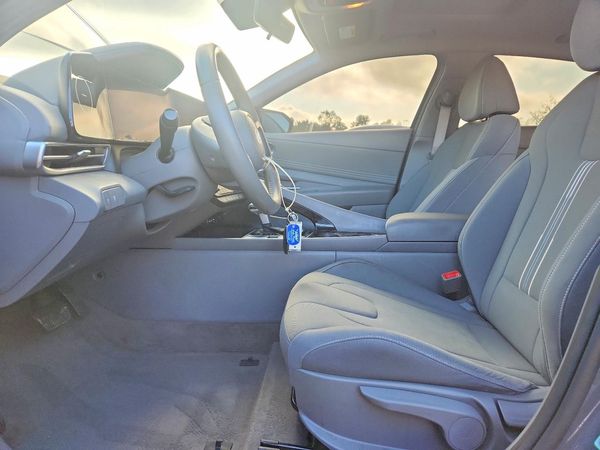 2024 HYUNDAI ELANTRA