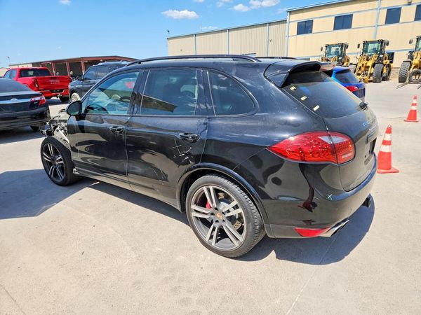 2014 PORSCHE CAYENNE