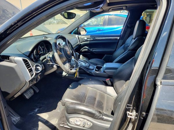 2014 PORSCHE CAYENNE