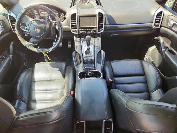 2014 PORSCHE CAYENNE