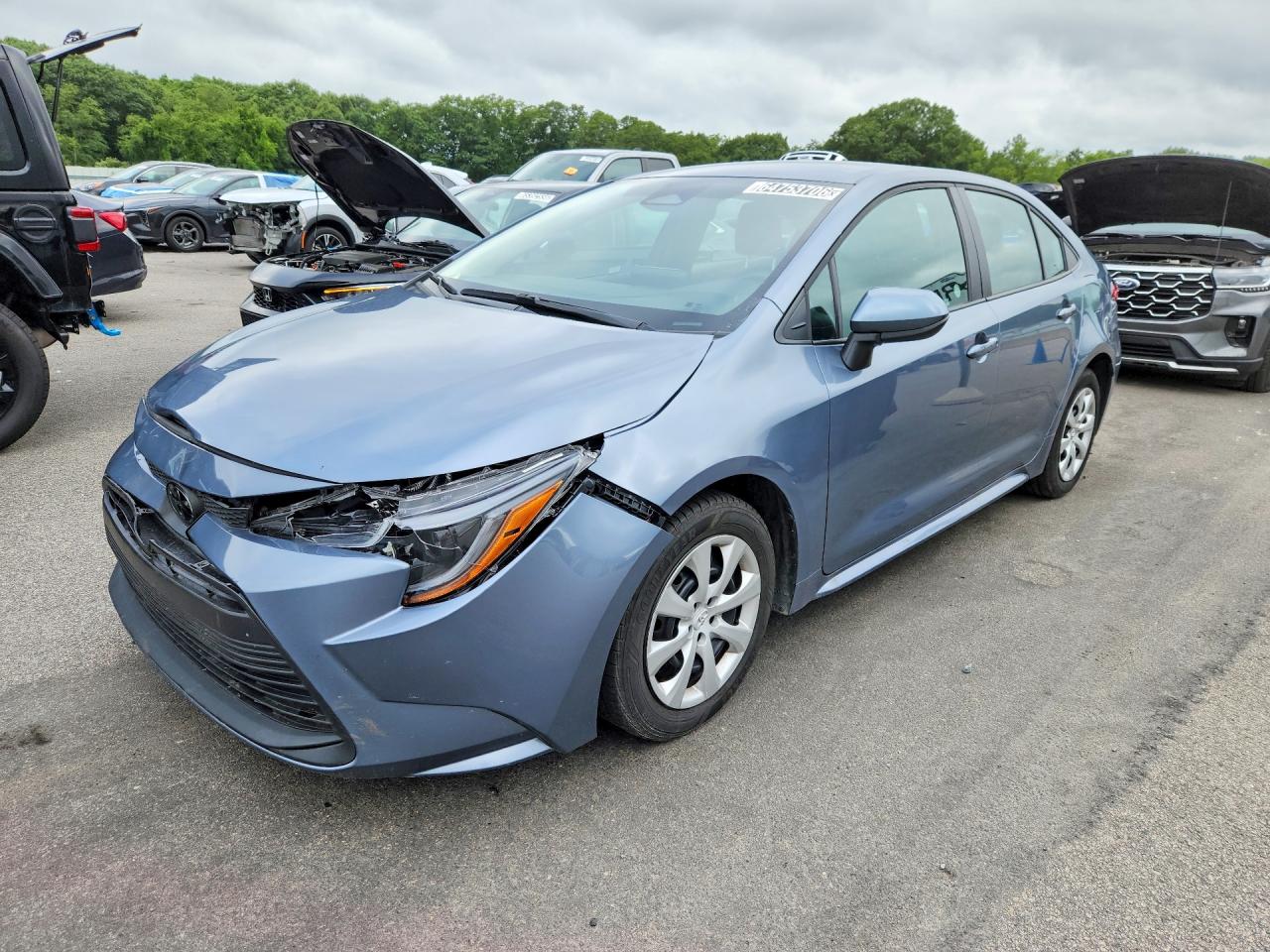 2025 TOYOTA COROLLA LE — Front 3/4