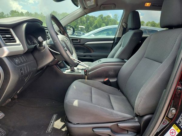 2019 TOYOTA HIGHLANDER LE/LE Plus